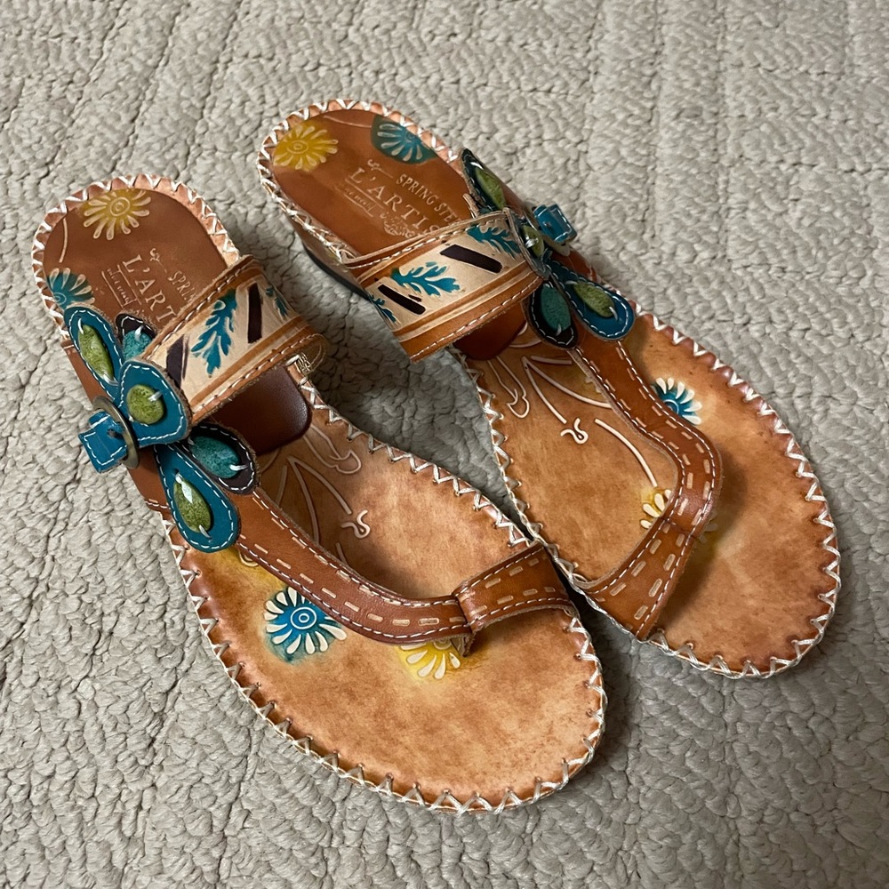 L'Artiste by Spring Step Toe Loop Sandals - Santorini
